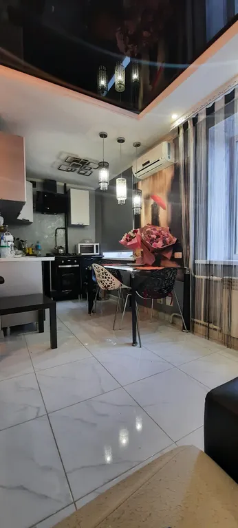 Дизайнерская квартира возле Бума