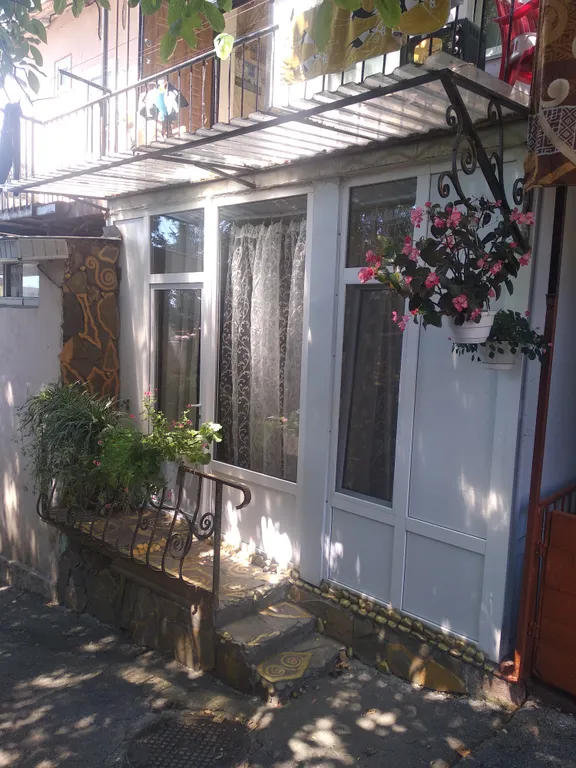 Уютная квартира с отдельным входом, очень близко к морю