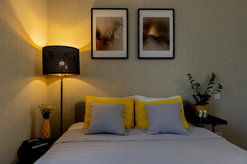 Студия с видом на закат в горах