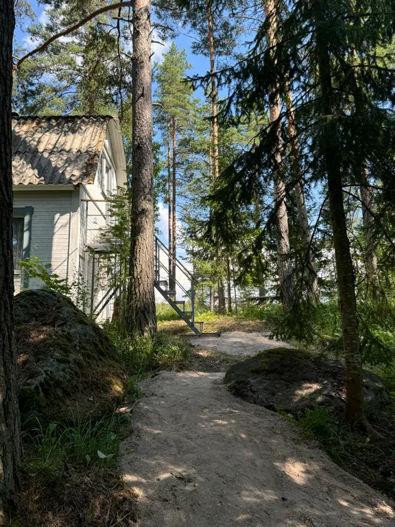 Квартира Мансардный этаж в доме на самом берегу Ладоги в сосновом лесу. — аренда посуточно в Сортавала