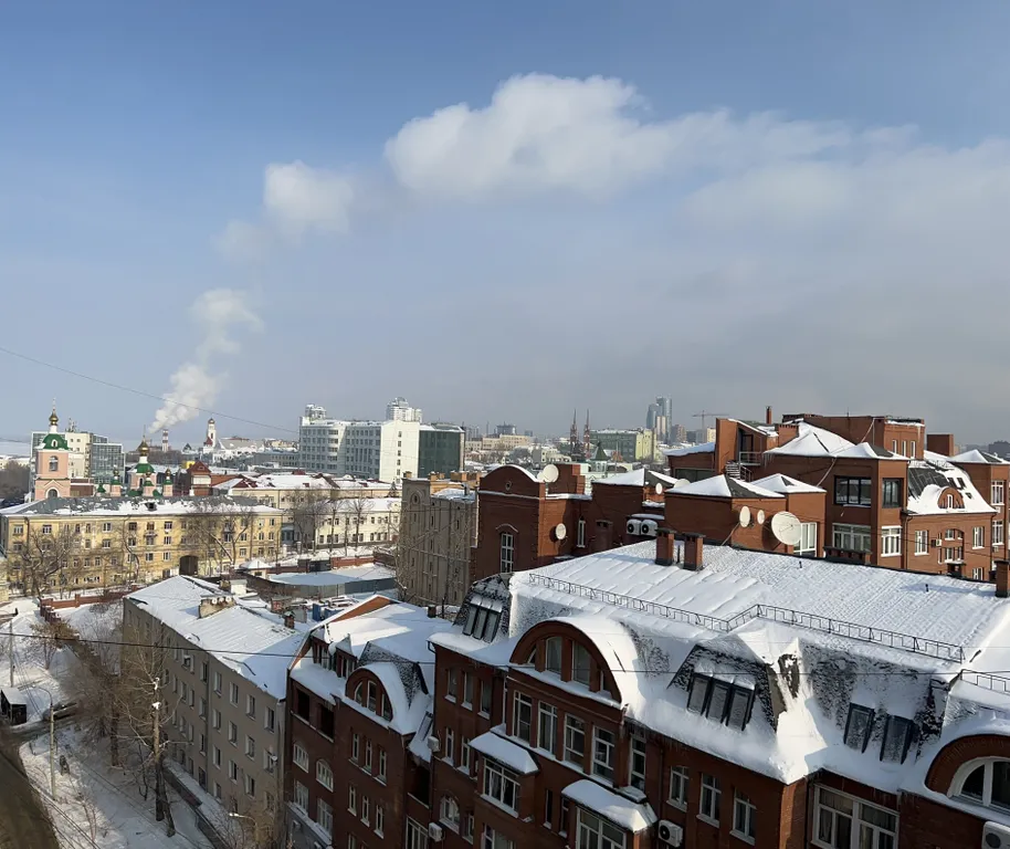 Квартира на набережной с панорамным видом, авторский интерьер, джакузи