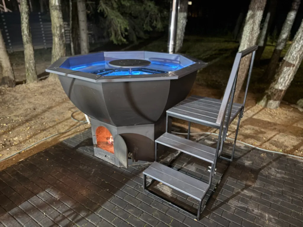 Домик с баней, банным чаном на берегу можайского водохранилища