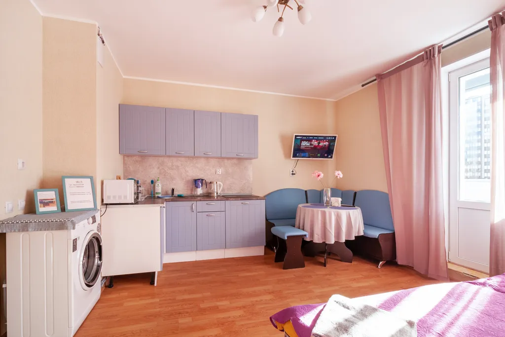 Rose-Blue Apartment (2ой дом от метро, 400 метров)