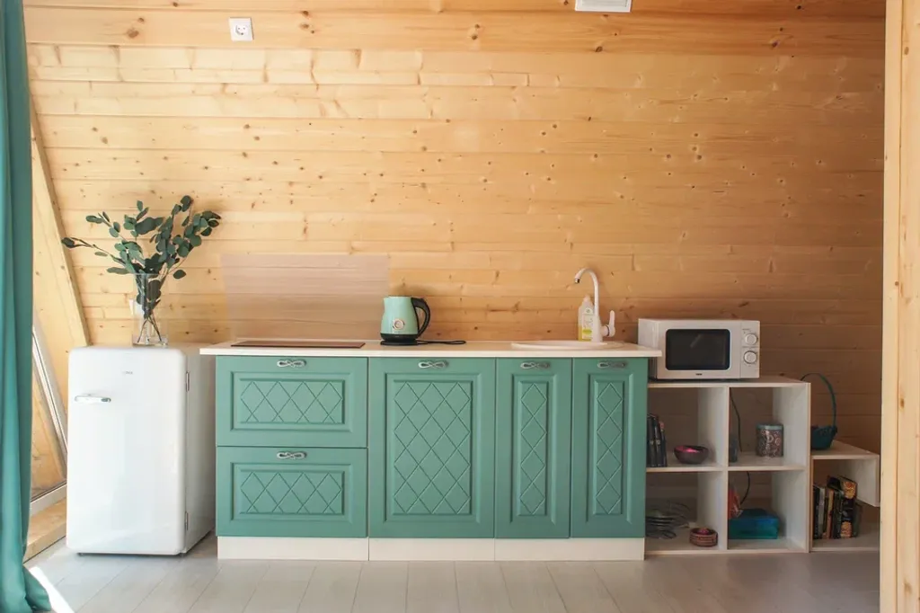 Домик с баней в лесу