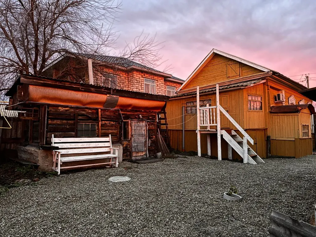 Восстановленная уютная русская изба со всеми удобствами