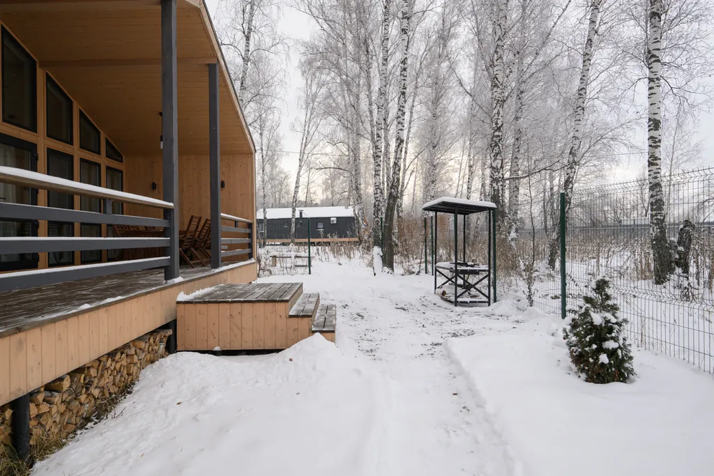 Дом с камином и баней у озера