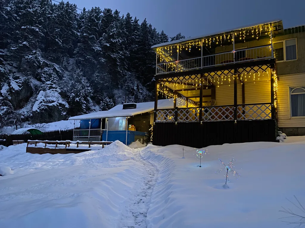 Коттедж для больших компаний на Алтае — аренда посуточно в Усть-Муны