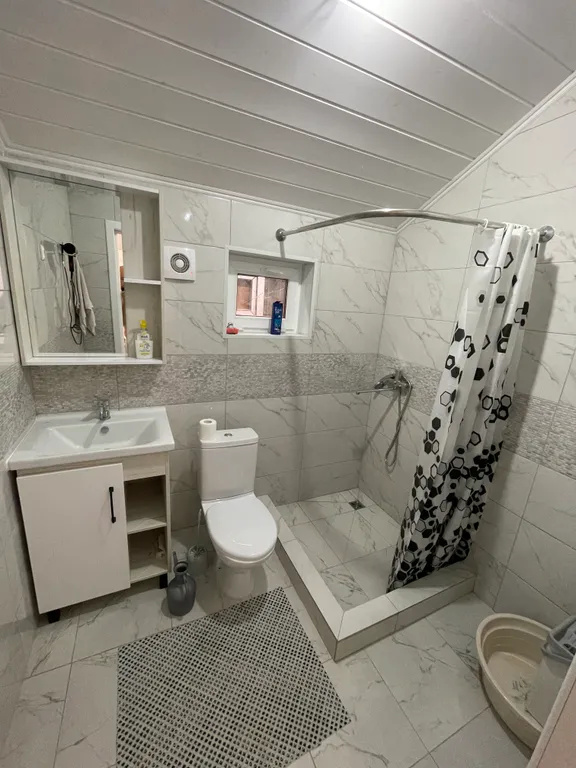 Домик возле моря