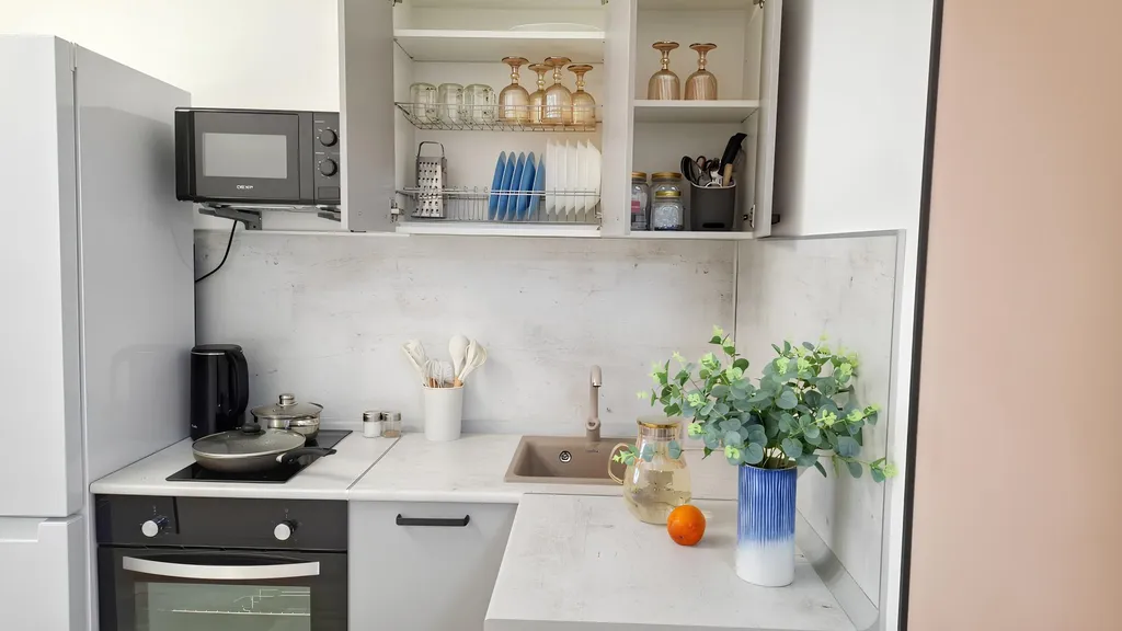 Квартира с видом на Уральские горы и реку Исеть! от 1 до 8 гостей.