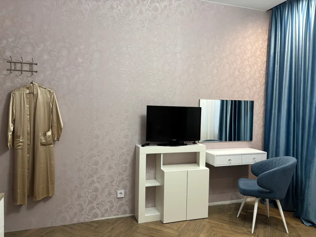 Живая ёлка! Новый дом с 4 спальнями, гостиная 80м