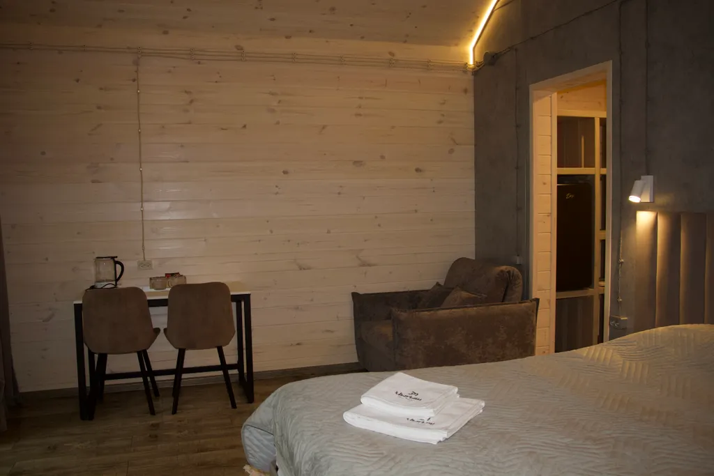 Двухместный летний дом, Однокомнатный Шале в лесу