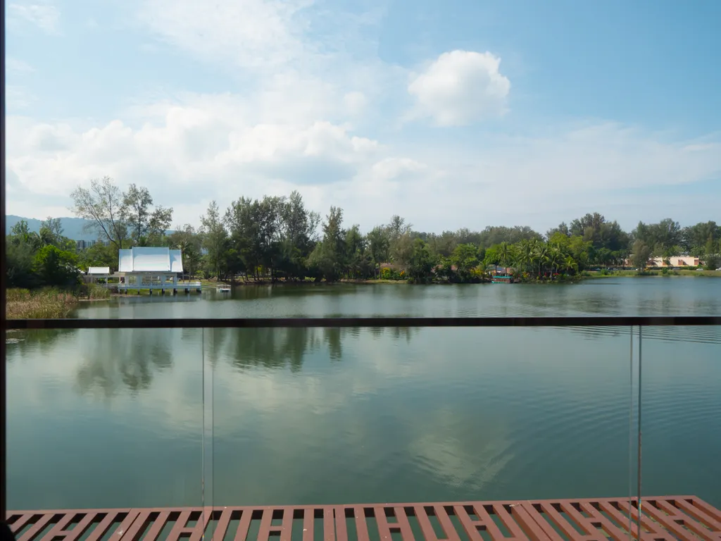 Angsana Oceanview Apartments with jacuzzi in Laguna area N122