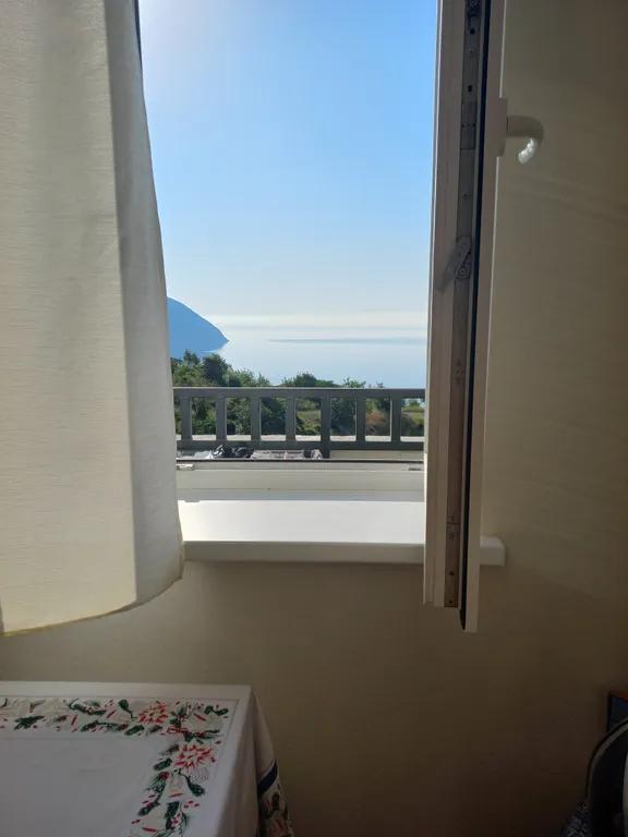 Комната под ключ с видом на море в новостройке без балкона