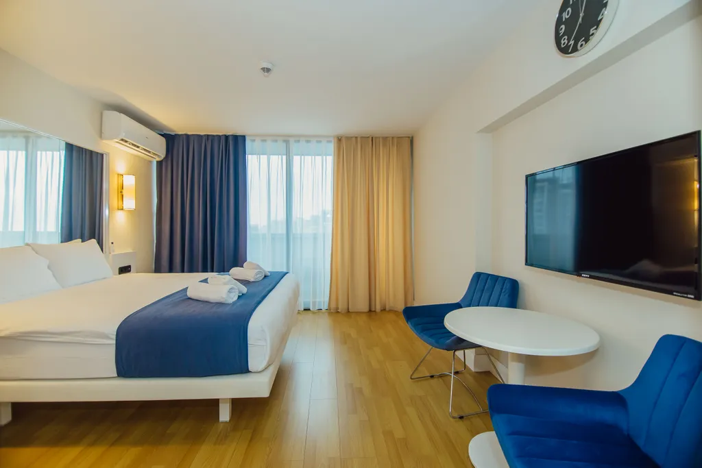 Студия с видом на море