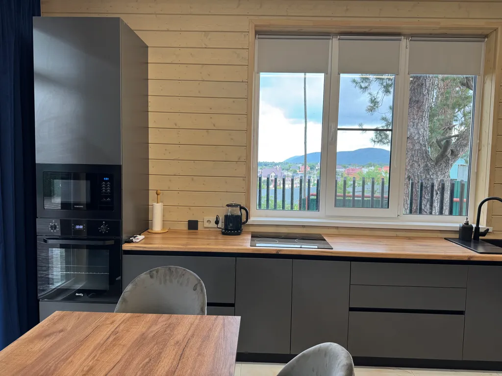 Барнхаус NaHolme с видом на горы и реку