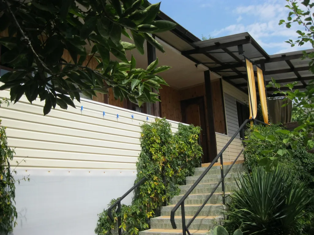 Коттедж Уютное бунгало с видом на море — аренда посуточно в Лоо