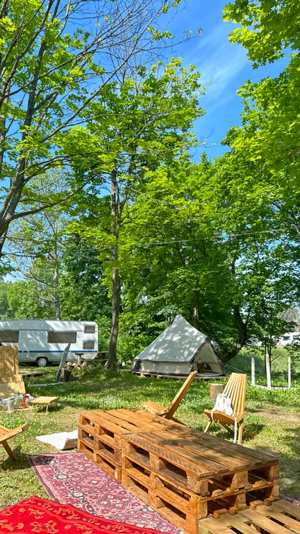 3-х местный автодом с видом на лес и озеро