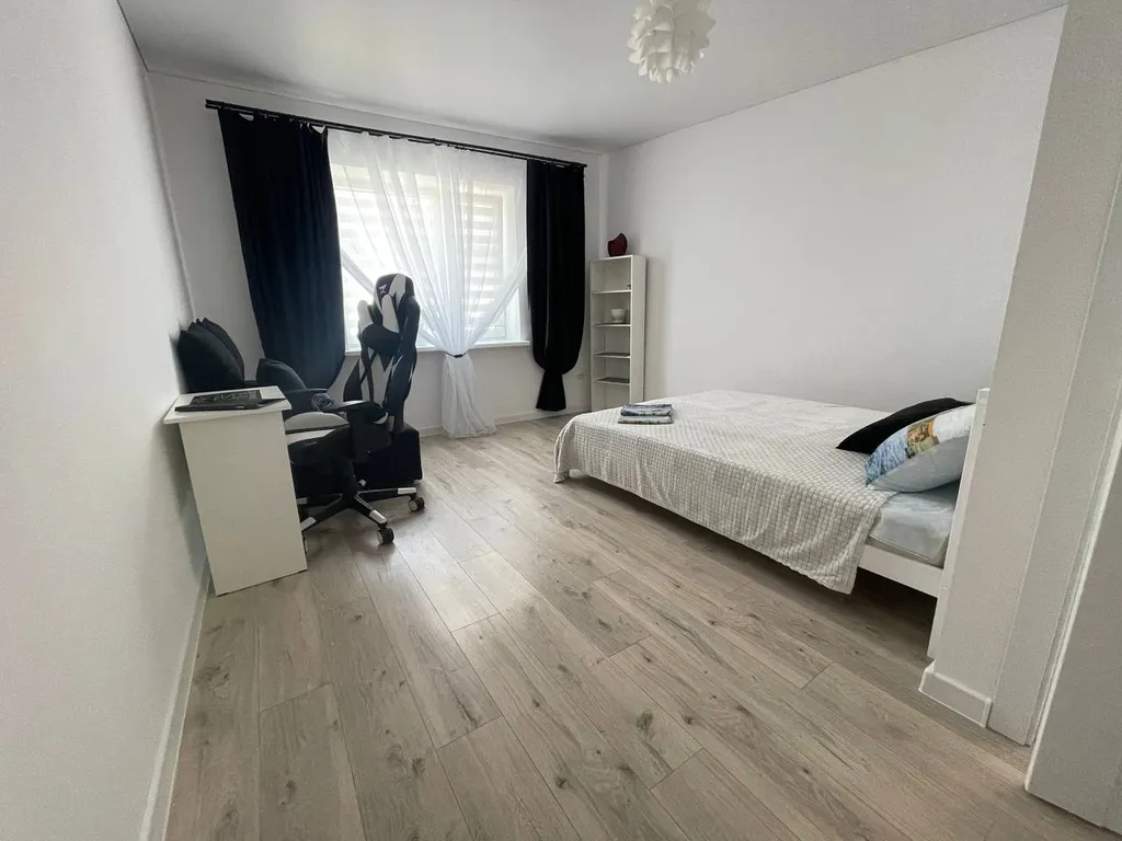 Семейные апартаменты в черно- белом стиле