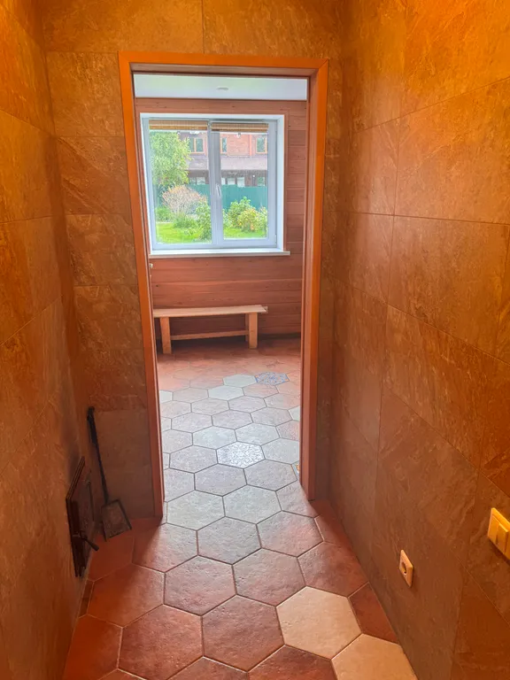 Двухэтажный дом с мангальным комплексом и баней