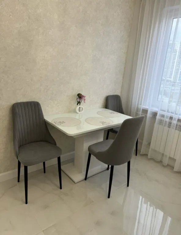 Большая, светлая трёхкомнатная квартира