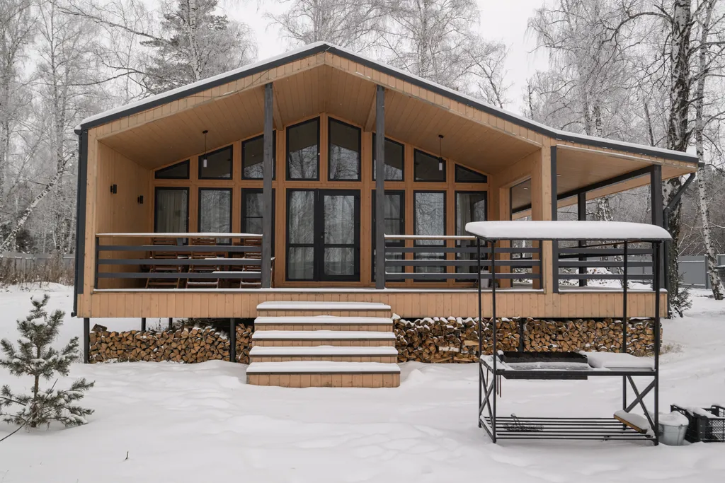 Коттедж Дом с камином, баней и чаном в лесу у озера — аренда посуточно в Коркино