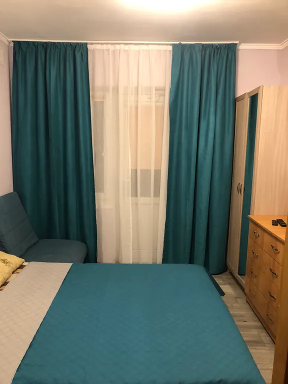 Номер на троих со всеми удобствами