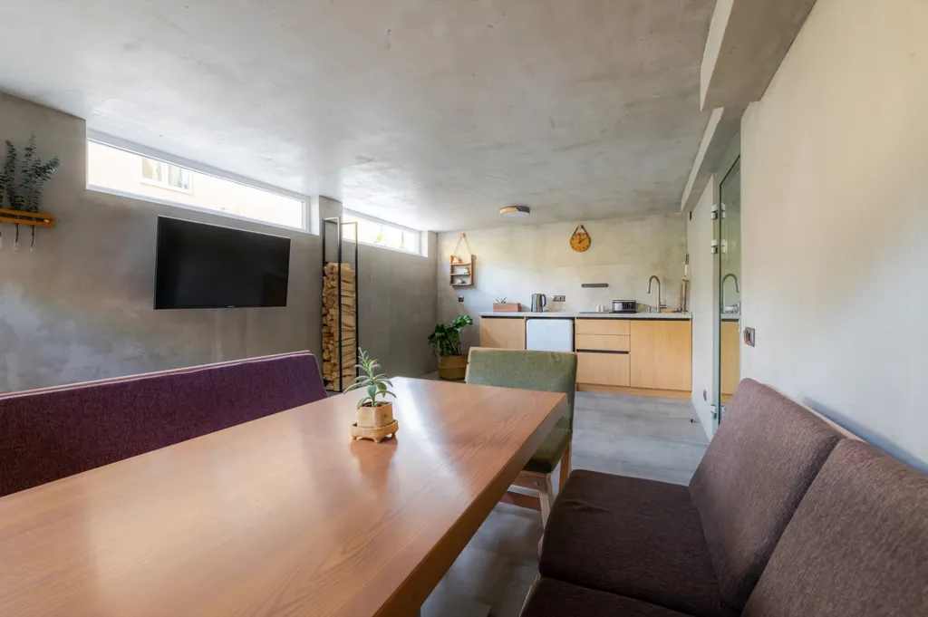 1-комнатные апартаменты с видом на горы и бассейном