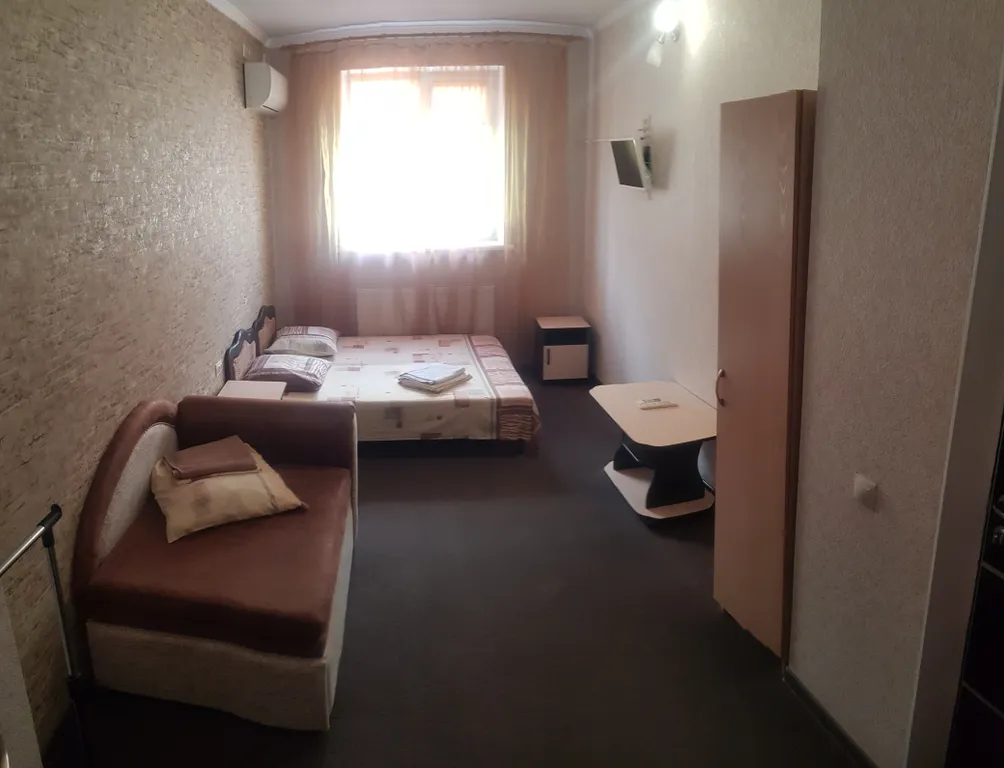 Комната стандарт с удобствами в центре — аренда посуточно в Кабардинка