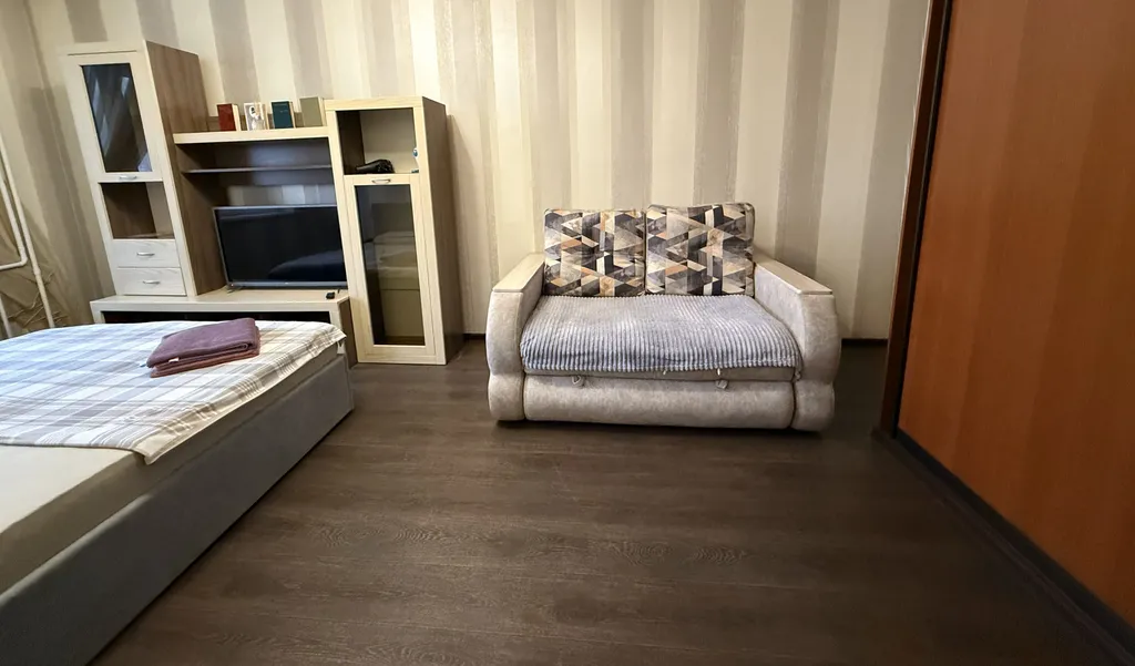 Уютная квартира на Доме книги недалеко от ТЦ Изумрудный город