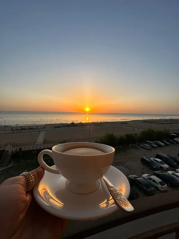 Квартира с панорамными окнами с видом на море