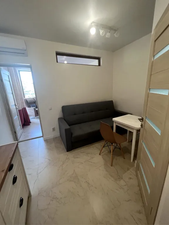 Дом с тремя апартаментами с видом на горы и море