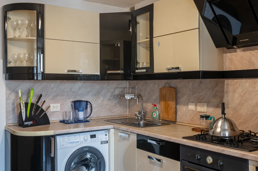 Квартира 3-комнатная Квартира — Махачкала