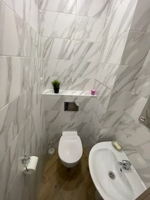 Апартаменты с тремя спальнями и гостиной напротив казино