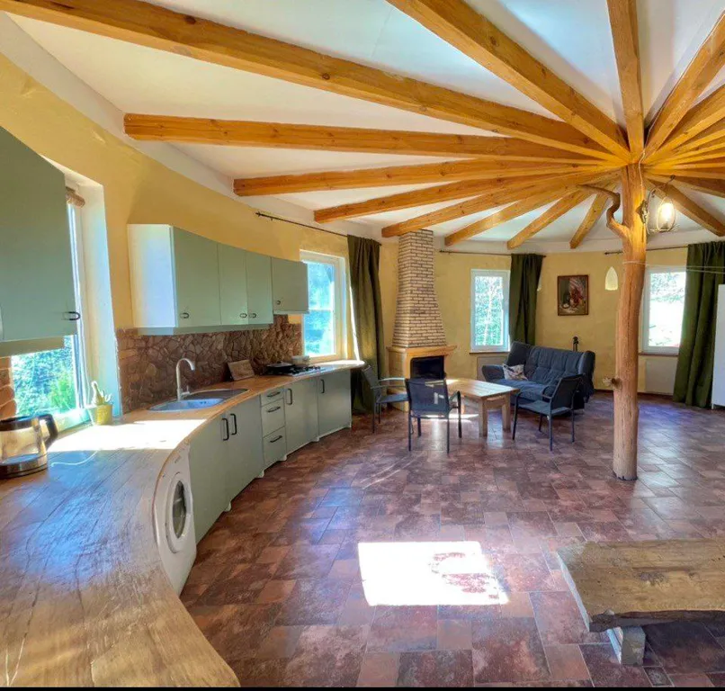 Уединённый Круглый Дом в горах Отшельник