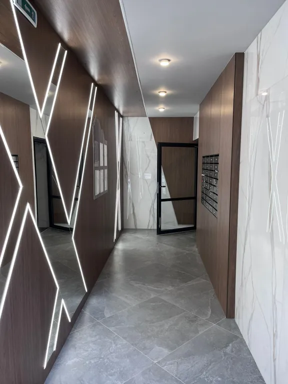 Центр города, квартира на набережной у Рыбной деревни