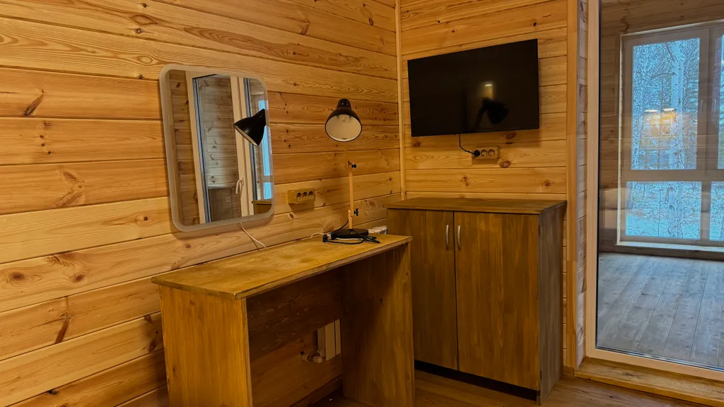 Дом Тихий Бор в березовом лесу