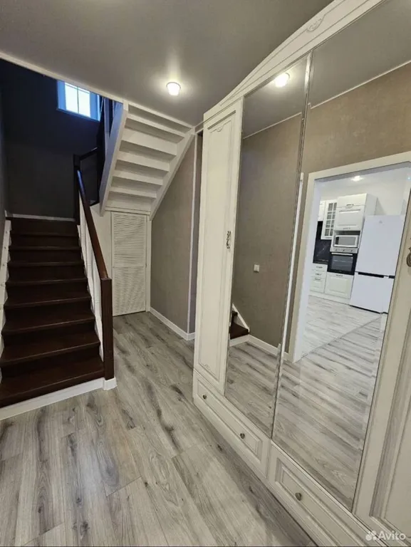 Уютный дом с панорамными окнами