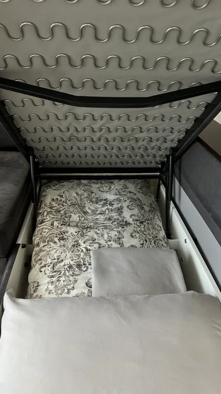 Уютная современная квартира-студия с большой лоджией