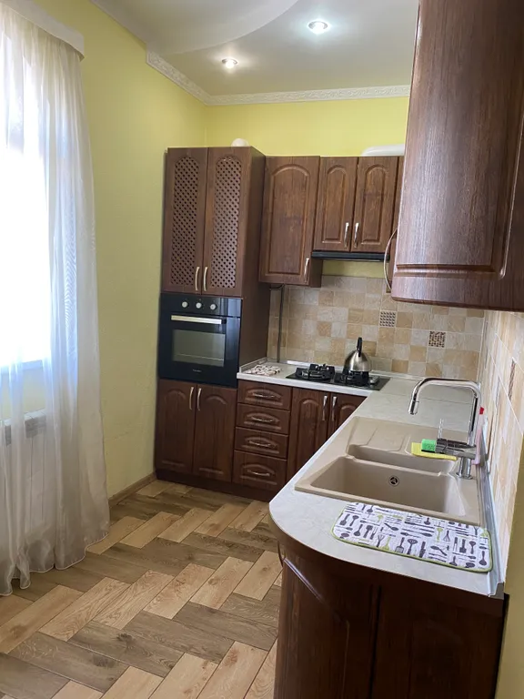 Дом с бассейном для большой компании