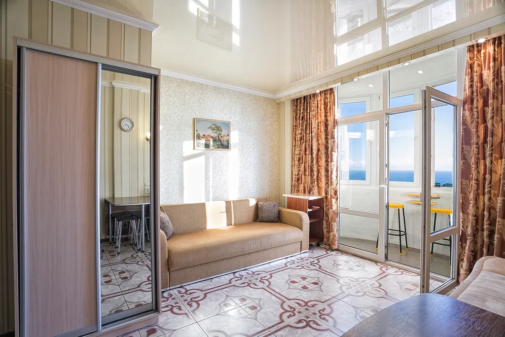 Квартира-студия с панорамным видом на море