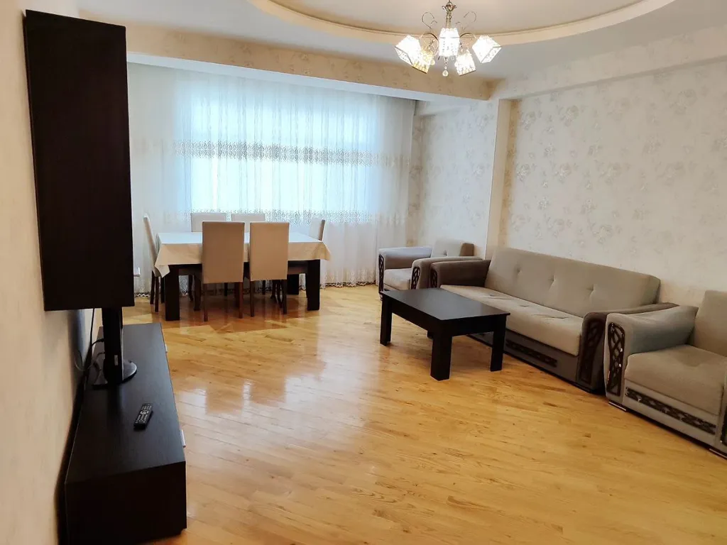 Квартира возле метро Кара Караева