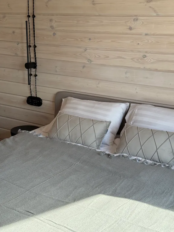 Коттедж Двухкомнатный дом-шале с теплым бассейном и террасой — Динская