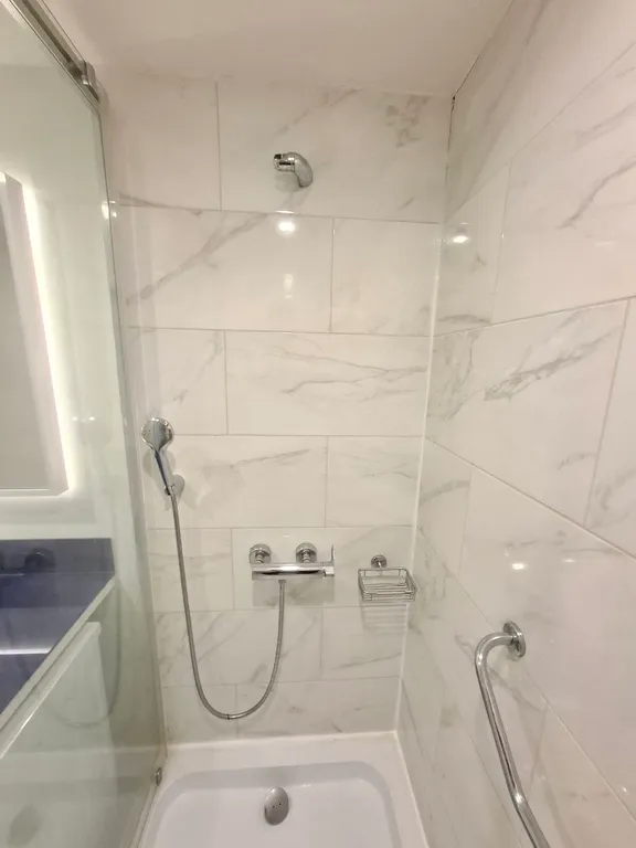 Уровня lux с видом на море с ps4 и кофеваркой