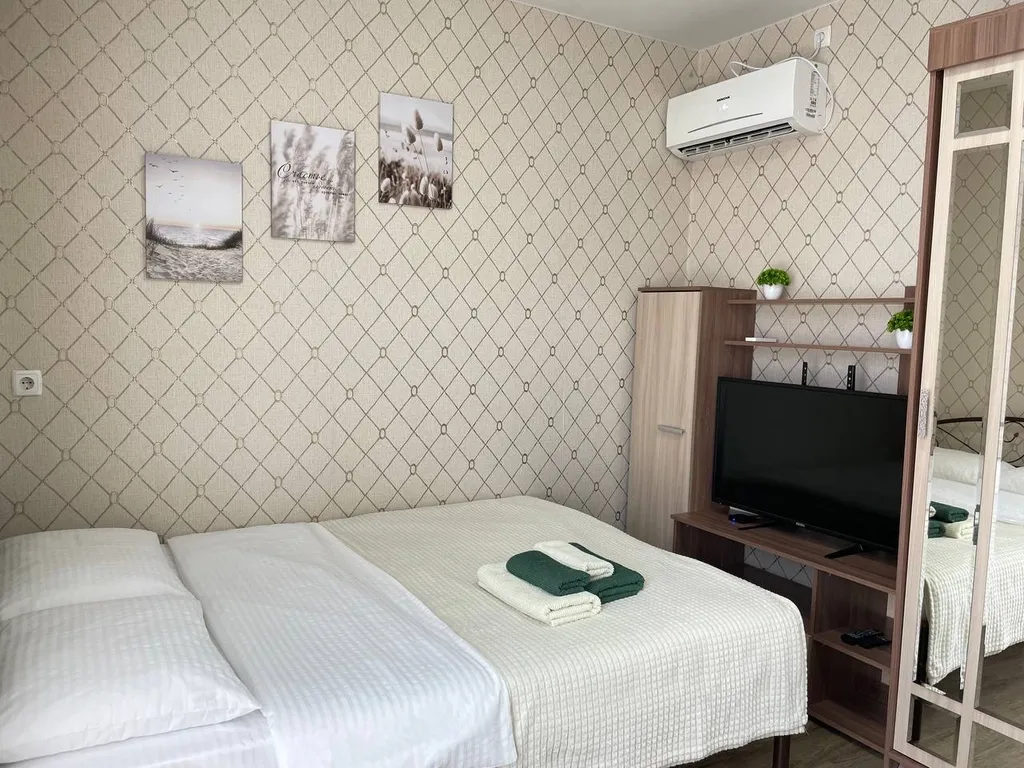 Добродей apart