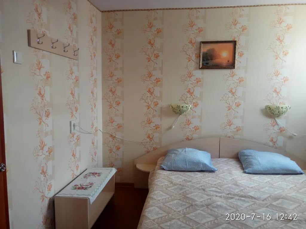 Просторная комната с кондиционером в частном доме