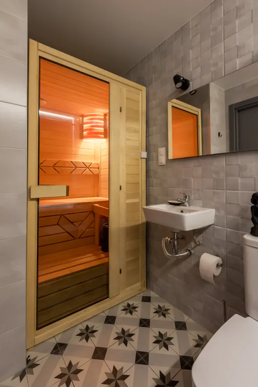 Апартаменты Кварт-Отель студия с сауной и джакузи Шале