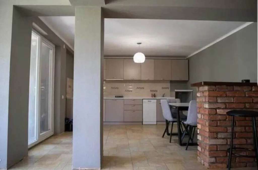 Просторный дом у моря