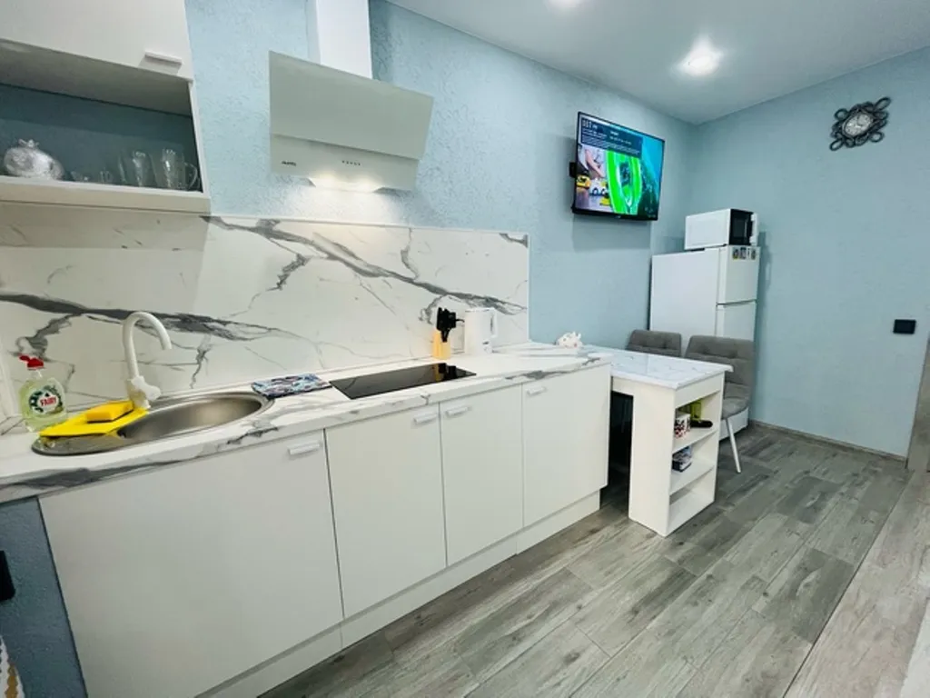 Новая квартира-студия около ТРК Алмаз