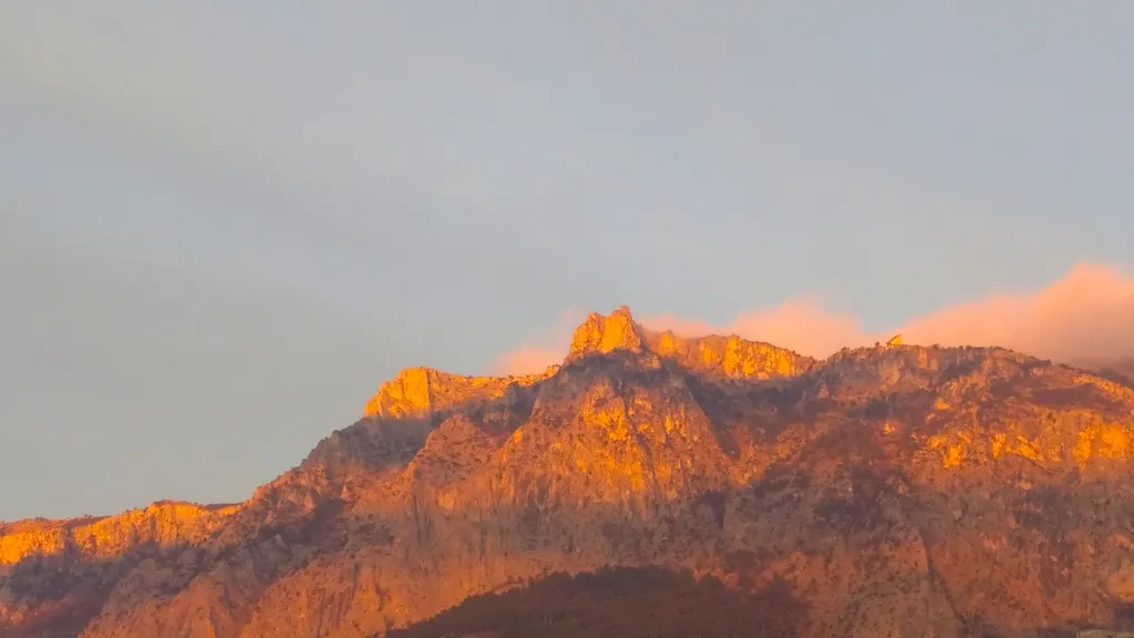 Панорамный 2х уровневый номер с зоной отдыха