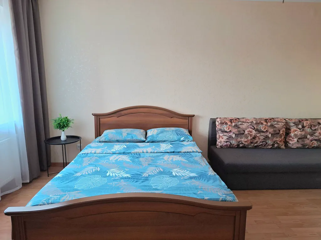 Просторная и светлая квартира в центре — аренда посуточно в Ижевск